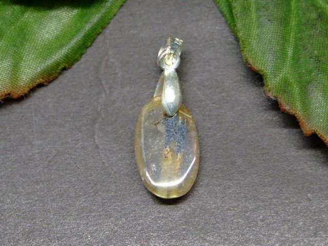 62745　　今月の半額 15mm×9mm A 1個売り タイチンルチル 針水晶 ペンダントトップ 送料無料有 天然石 パワーストーン