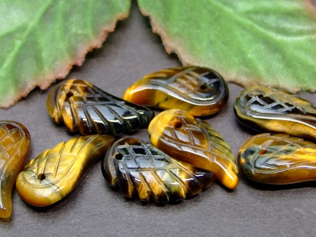 63007　　18mm×10mm 1個売り 天使の羽 彫り 青黄虎 送料無料有 天然石 パワーストーン