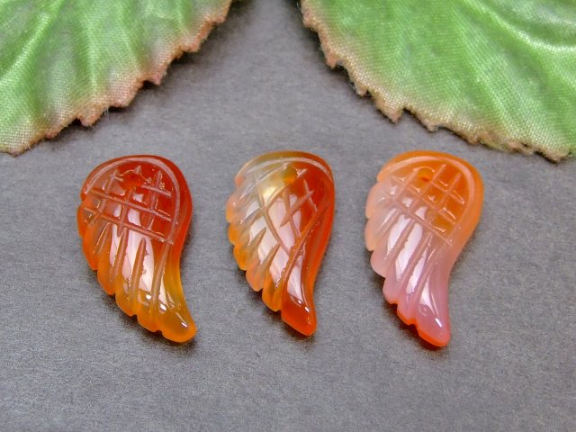 63012　　18mm×10mm AA 1個売り 天使の羽 彫り カーネリアン 送料無料有 天然石 パワーストーン