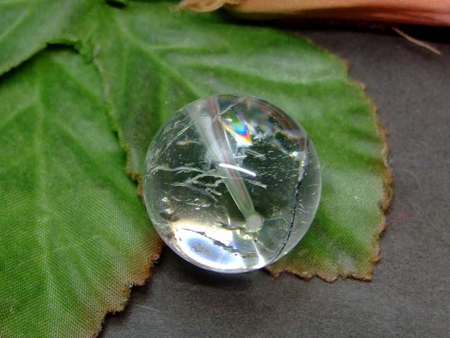 62882　　虹入り ブラックルチルクォーツ 針水晶 21mm 1粒売り 送料無料 ブラジル産 天然石 パワーストーン