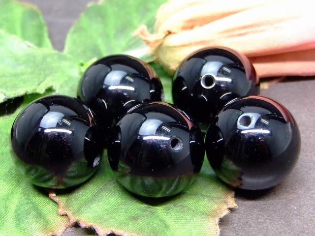 g3-466A　　オニキス 18mm 5A 1粒売り ブラジル産 送料無料有 天然石 パワーストーン