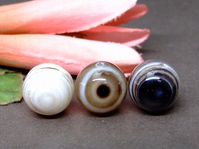 64274　　今月の半額 わけあり 双眼 黒天眼石 14mm 1粒売り 神の眼 送料無料有 チベット産 天然石 パワーストーン