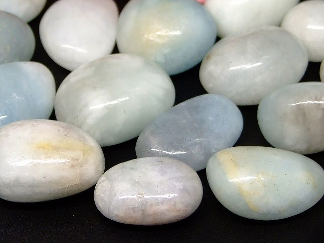 g3-599N　　アクアマリン 藍玉 14mm〜25mm 原石 1個売り 穴なし 送料無料有 ブラジル産 天然石 パワーストーン
