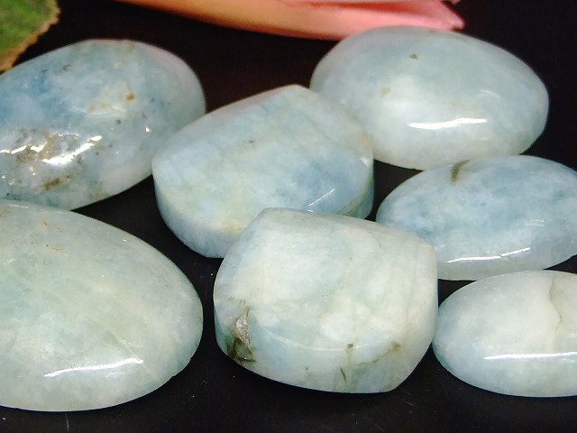 66549　　今月の半額 わけあり アクアマリン 藍玉 100g 48mm×34mm〜26mm×20mm 7個セット 穴なし 送料無料 ブラジル産 天然石 パワーストーン