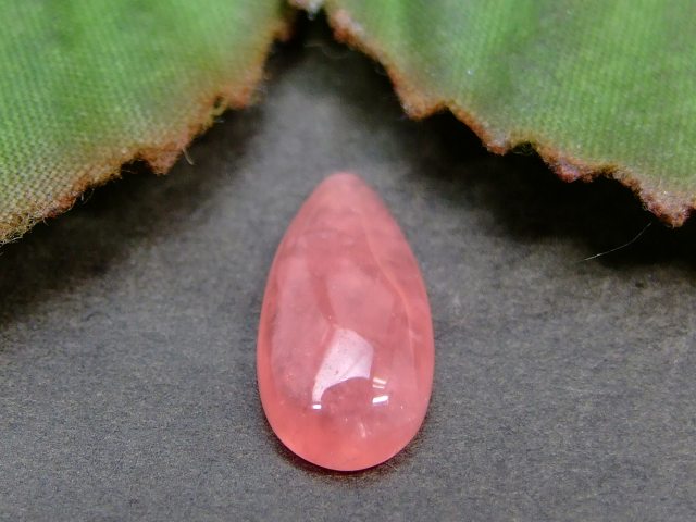 ※画像のものをお送りします。 オリジナルアクセサリー作りに是非どうぞ〜〜（m−m） ※新品ですが、へこみ・傷など見られる為、わけあり商品として格安にご提供しております。 ご了承の上ご購入くださいませ。 素材 天然 サイズ 約：重さg　玉径1...