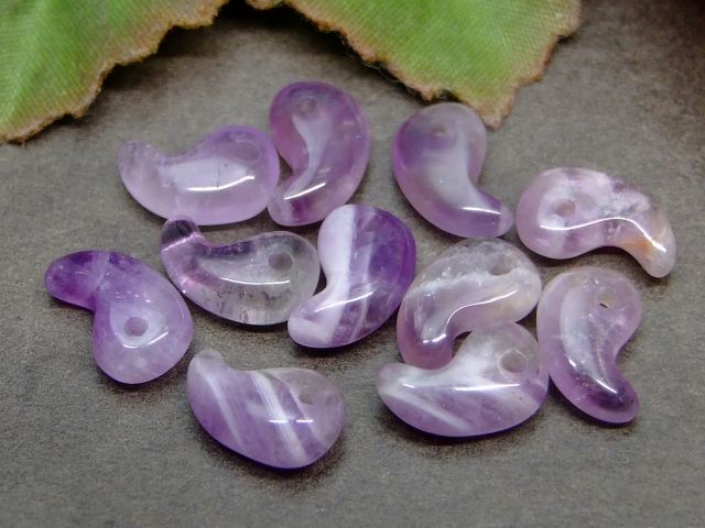 64350　　勾玉 10mm×6mm 1個売り アメジスト 紫水晶 送料無料有 天然石 パワーストーン