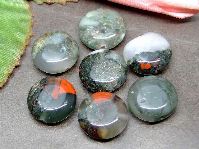 g3-3372B　　今月の半額 わけあり アフリカブラッドストーン 15mm 円盤 コイン 1粒売り 送料無料有 天然石 パワーストーン