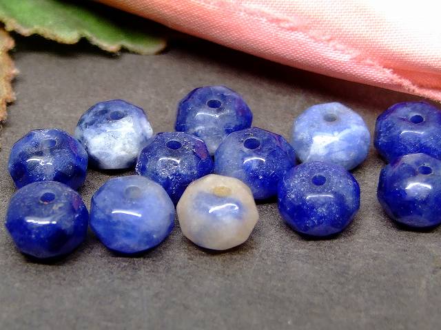 g3-633F　　ソーダライト 8mm×5mm ボタンカット ソロバンカット 1粒売り 送料無料有 天然石 パワーストーン