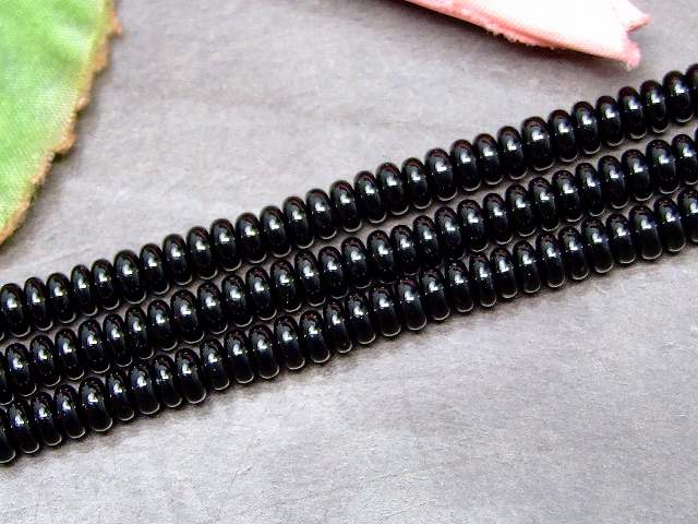 g3-486H　　オニキス 4mm×2mm ソロバン 