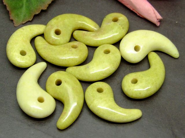 49535A　　今月の半額 勾玉 ジャスパー 29mm×16mm 1個売り 送料無料有 天然石 パワーストーン