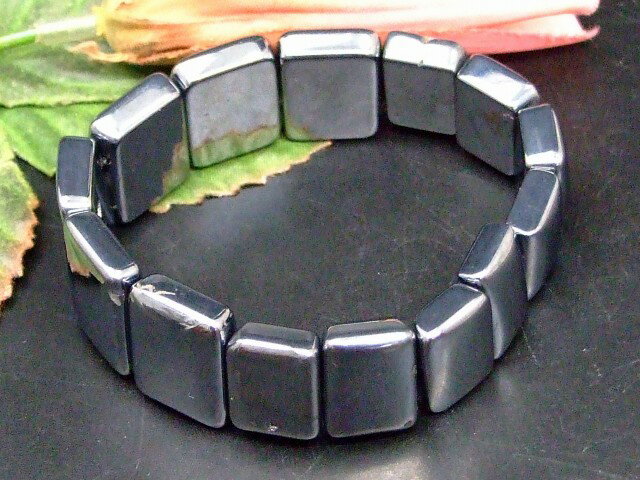 68425　　今月の半額 わけあり 20mm×15mm〜16mm×12mm テラヘルツ バングル ブレスレット 内径17cm ポーチ付き 送料無料 天然石 パワーストーン