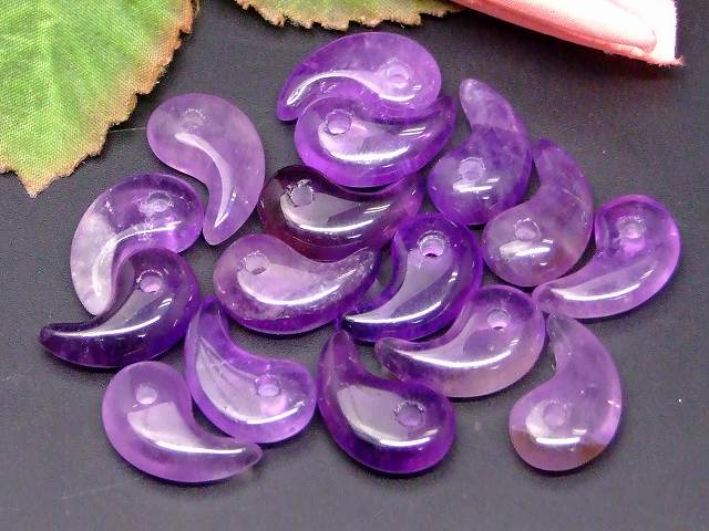 66423　　アメジスト 勾玉 18mm×12mm AA 1個売り 送料無料有 天然石 パワーストーン
