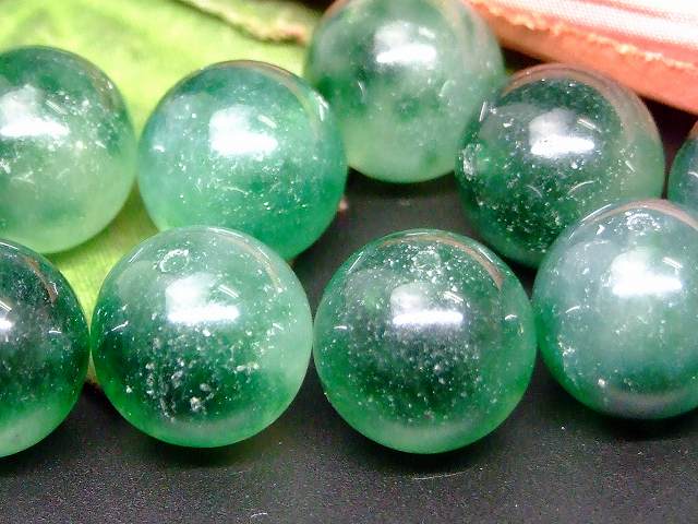 66408E　　今月の半額 わけあり マーブルグリーンヒスイ 14mm 1粒売り 翡翠 ジェイド ジェード 送料無料有 天然石 パワーストーン