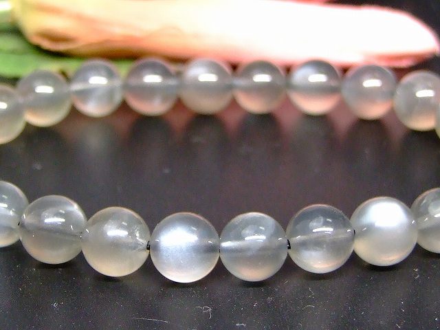66126　　シルバームーンストーン 8mm 5A ブレスレット 内径18cm 月長石 送料無料 インド産 天然石 パワーストーン