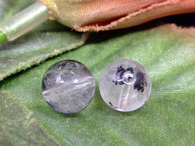 68291　　今月の半額 わけあり グラファイトインクォーツ 8mm 2粒セット 黒鉛 石墨入り水晶 クリスタル ブラジル産 送料無料有 天然石 パワーストーン