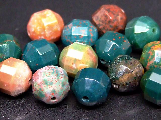 g3-1077N　　ブラッドストーン 10mm カット 1粒売り 送料無料有 天然石 パワーストーン