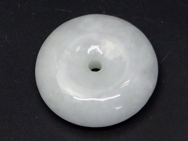 66505　　今月の半額 ミャンマー翡翠 24mm 1個売り ピーディスク 円盤 平安扣 カバン飾り お守り 送料..