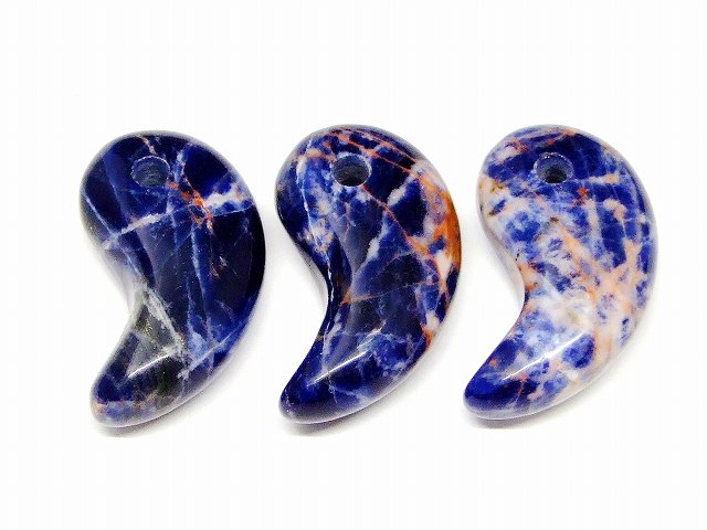 66487　　ソーダライト 勾玉 31mm×17mm 1個売り 送料無料有 天然石 パワーストーン