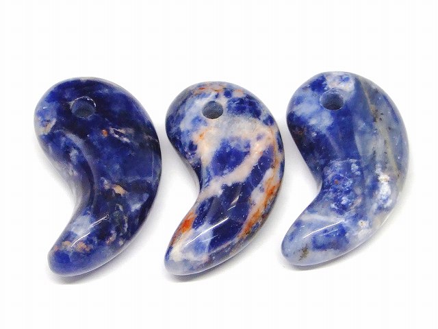 乐天商城 - 66487A　　ソーダライト 勾玉 31mm×17mm 1個売り 送料無料有 天然石 パワーストーン