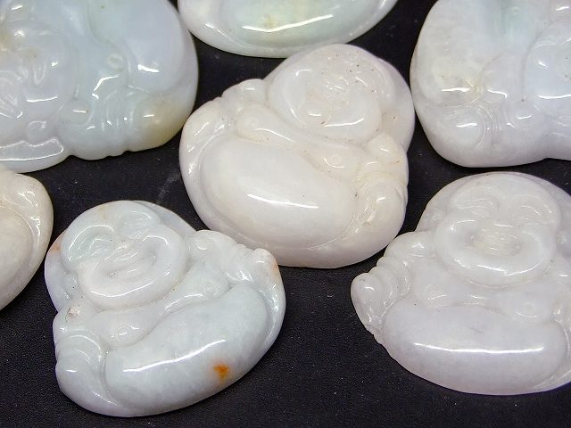 66851　　今月の半額 わけあり ミャンマー翡翠 ペンダントトップ 25mm×23mm 1個売り 七福神 布袋 笑門来福 ヒスイ ジェイド ジェード ミャンマー産 送料無料 天然石 パワーストーン