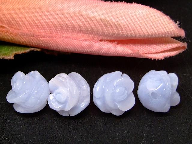 67116　　ブルーレースアゲート 10mm バラ彫り 4粒セット 手彫 送料無料 天然石 パワーストーン