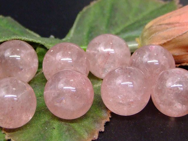 61686　ストロベリークォーツ 13mm〜14mm AAA 1粒売り 苺水晶 送料無料有 ブラジル産 天然石 パワーストーン