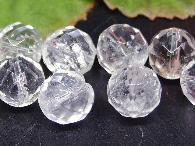 66777　　今月の半額 わけあり 水晶 10mm 64面カット 1粒売り クリスタル クォーツ 送料無料有 ブラジル産 天然石 パワーストーン