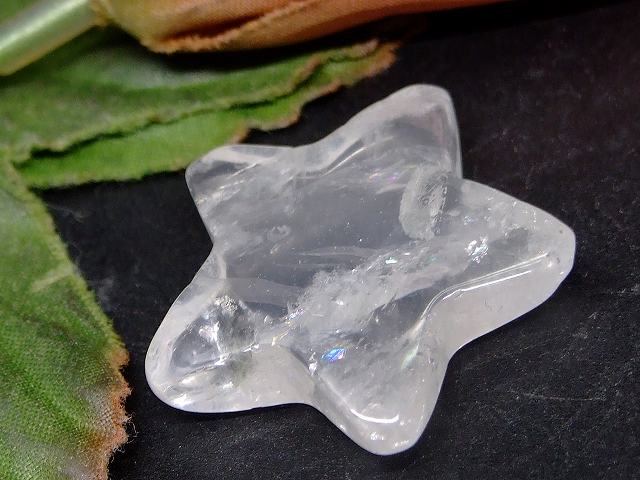 67475　　今月の半額 わけあり 虹入り 水晶 29mm 1個売り 穴なし クリスタル クォーツ 送料無料 天然石 パワーストーン