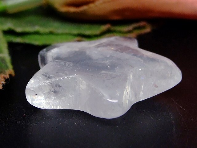 67475　　今月の半額 わけあり 虹入り 水晶 29mm 1個売り 穴なし クリスタル クォーツ 送料無料 天然石 パワーストーン