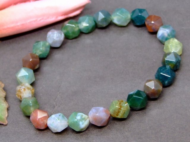 ※画像と同品質のものをお送りします。 オリジナルアクセサリー作りに是非どうぞ〜〜（m−m） 素材 天然 サイズ 約：重さg　玉径8mm・±0.5mm　(ゴムは伸縮可) 　※ 多少の誤差はご了承下さい。