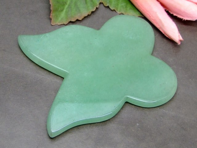 k3-14G　　かっさプレート アベンチュリン 80mm×70mm 蝶型 バタフライ ポーチ付き 美肌 美顔 美容 マッサージ用 送料無料 天然石 パワーストーン