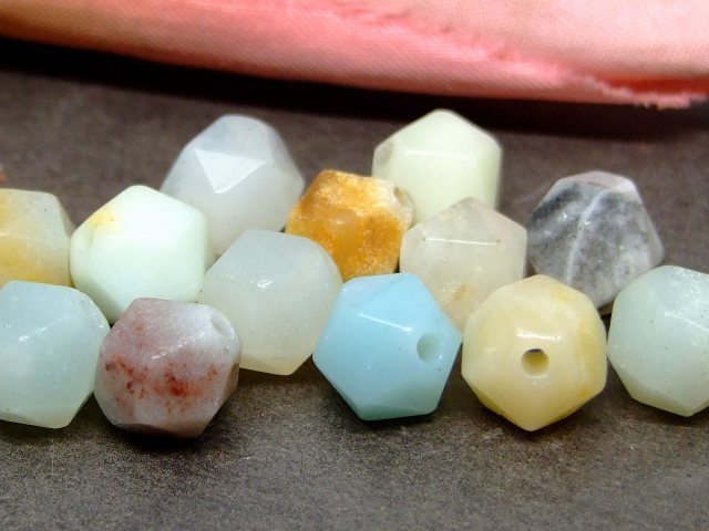 水晶 ラフポイント （アフガニスタン産）　　※ 天然石 天然石ビーズ パワーストーン 1粒売り バラ売り 1玉販売 【クーポン対象】【39ショップ】