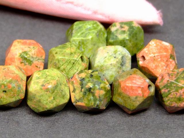 g3-3362P　　ユナカイト 10mm スターカット 1粒売り 送料無料有 天然石 パワーストーン