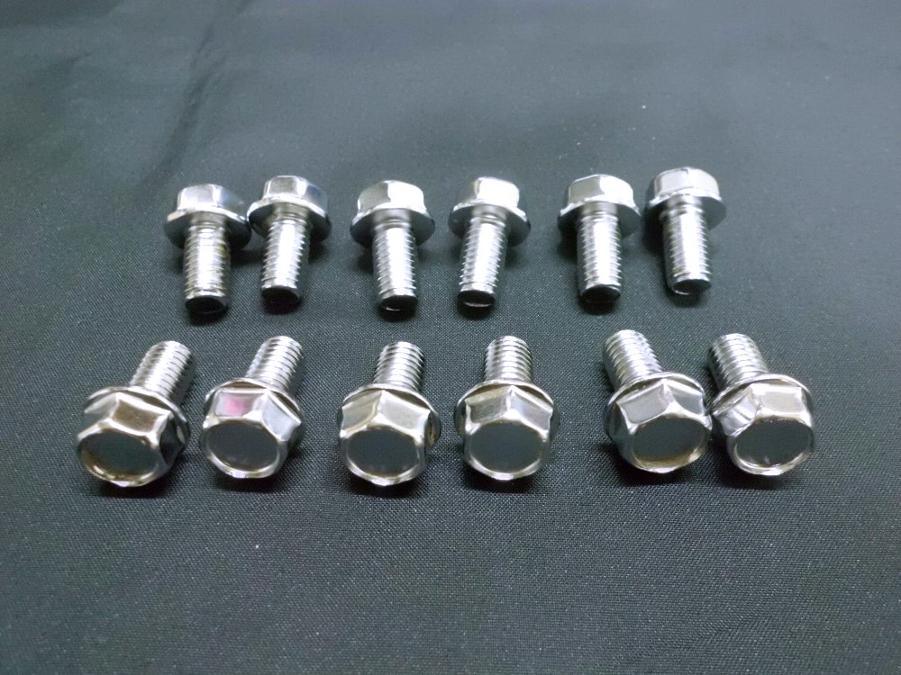 UD　大型　フロントハブキャップ用　メッキボルト12本