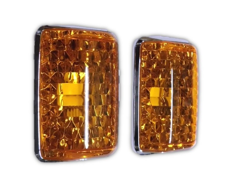 三菱ふそう　スーパーグレート（H22/4〜）ドアサイドウィンカーオレンジ　新灯火器対応　526547