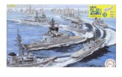 【商品仕様】 1/3000スケール 未塗装 組立キット 【詳細】 フジミ 1/3000 集める軍艦シリーズ No.34 EX-1 海上自衛隊第1護衛隊群(1998年）（艦載ヘリ付き）です。 製品は1998年の第1護衛隊群を編成再現するため護衛艦8隻からなります。 DDH「しらね」、DDG「きりしま」「はたかぜ」、DD「ゆうぎり」「あまぎり」「うみぎり」と「むらさめ」「はるさめ」を収録。 成型色は護衛艦の灰色近似の専用色、通路は凹モールドで、スミ入れにより白線を再現容易にした仕様。 艦艇と同スケールの艦載ヘリ「SH-60J」が8機付き。搭載機は各機種ともブレードを含めて一体成型のワンピースで造形。 艦番号や着艦標識など細部のマーキングは付属デカールで再現。　