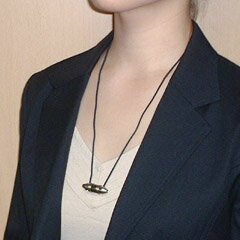 肩こり・マッサージ器つきペンダント・バイオコレクター2(発送日より60日間返品返金100%完全保証)