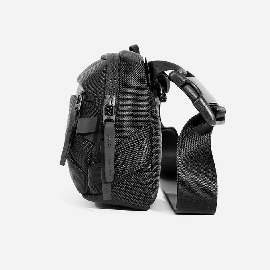 【決算セール開催中】エアー デイスリング4 AER Day Sling 4 スリングバッグ ショルダーバッグ メンズ ボディバッグ ガジェット収納 ガジェットポーチ コンパクト 軽量 撥水 通勤 旅行 カフェ作業 2ちょい外出 ノマド ミニマリスト 1072 DAY SLING 4 BLK Q auc-hood-inc-10040771 AUTUMN GARAGE サンプル画像3