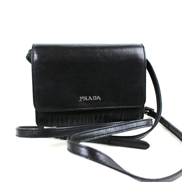 プラダ　ショルダーバッグ　PRADA　ポシェット　斜め掛け　ブラック　黒　ミニバッグ　斜め掛けかばん　r174　【中古】