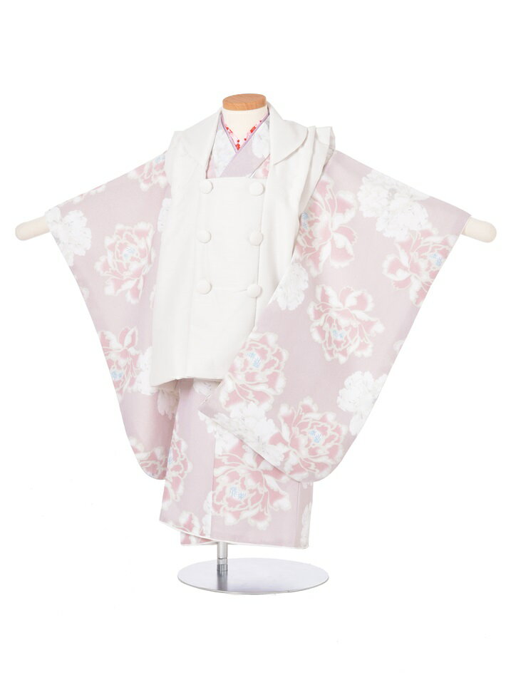 七五三レンタルについて［七五三レンタル］ ■素材：ポリエステル100％ ■身丈：76cm　肩裄：41cm　袖丈：57cm 3歳の標準サイズに調整済みです。 身長90cm〜100cm位 ※簡単なサイズ調整（腰紐にて）が必要な場合があります。【セット内容】 着物、被布コート、襦袢、草履、足袋、巾着、腰紐、髪飾り ※巾着・草履・髪飾りはそれぞれの商品によって変わります。 【レンタル期間】 レンタル期間は3泊4日となります。 基本ご利用日2日前にお届けになります。
