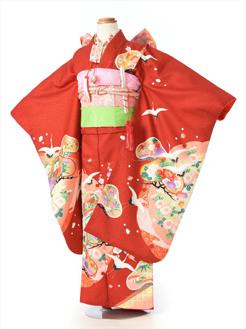 七五三レンタルについて［七五三レンタル］ ■素材：ポリエステル100％ ■身丈：133cm　肩裄：52cm　袖丈：75cm 7歳の標準サイズに調整済みです。 身長110cm〜125cm位 ※簡単なサイズ調整（腰紐にて）が必要な場合があります。【セット内容】着物、襦袢、結び帯、草履、バッグ、帯揚げ、箱迫、帯〆、しごき、末広（扇子）、足袋、腰紐(2本)、コーリンベルト、伊達締め、髪飾り ※お着物以外の小物は写真の商品と異なる場合がございます。 【レンタル期間】 レンタル期間は3泊4日となります。 基本ご利用日2日前にお届けになります。 ご利用日の翌日までにご返却の発送をお願い致します