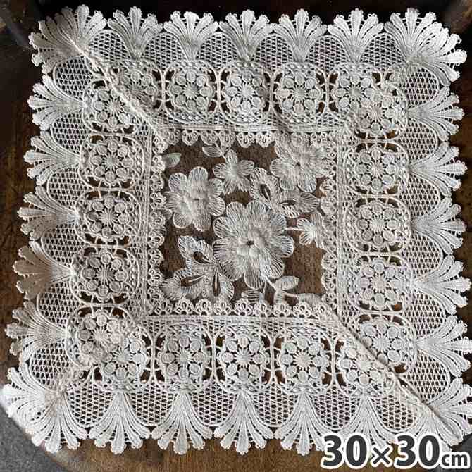 《10％OFFクーポン★店舗統合記念》 レース ドイリー レース布 レース生地 柔らかいレース 30×30センチ レース刺繍 ギュピールレース コットンベージュ Cotton Bijou コットンビジュー L1 ドイリー エレガント ヨーロピアン 花瓶敷 敷物 アンティーク