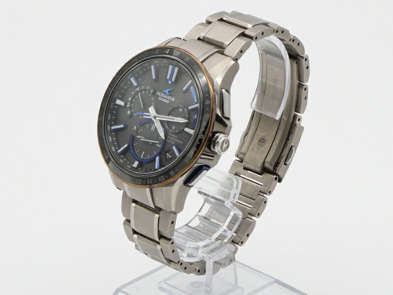 一平堂の【 カシオ CASIO 】 OCW-G1200 オシアナス GPSハイブリッド 44mm チタン デイデイト ソーラークォーツ メンズ 新着 保 箱 76003-2 中古 送料無料｜アングル3