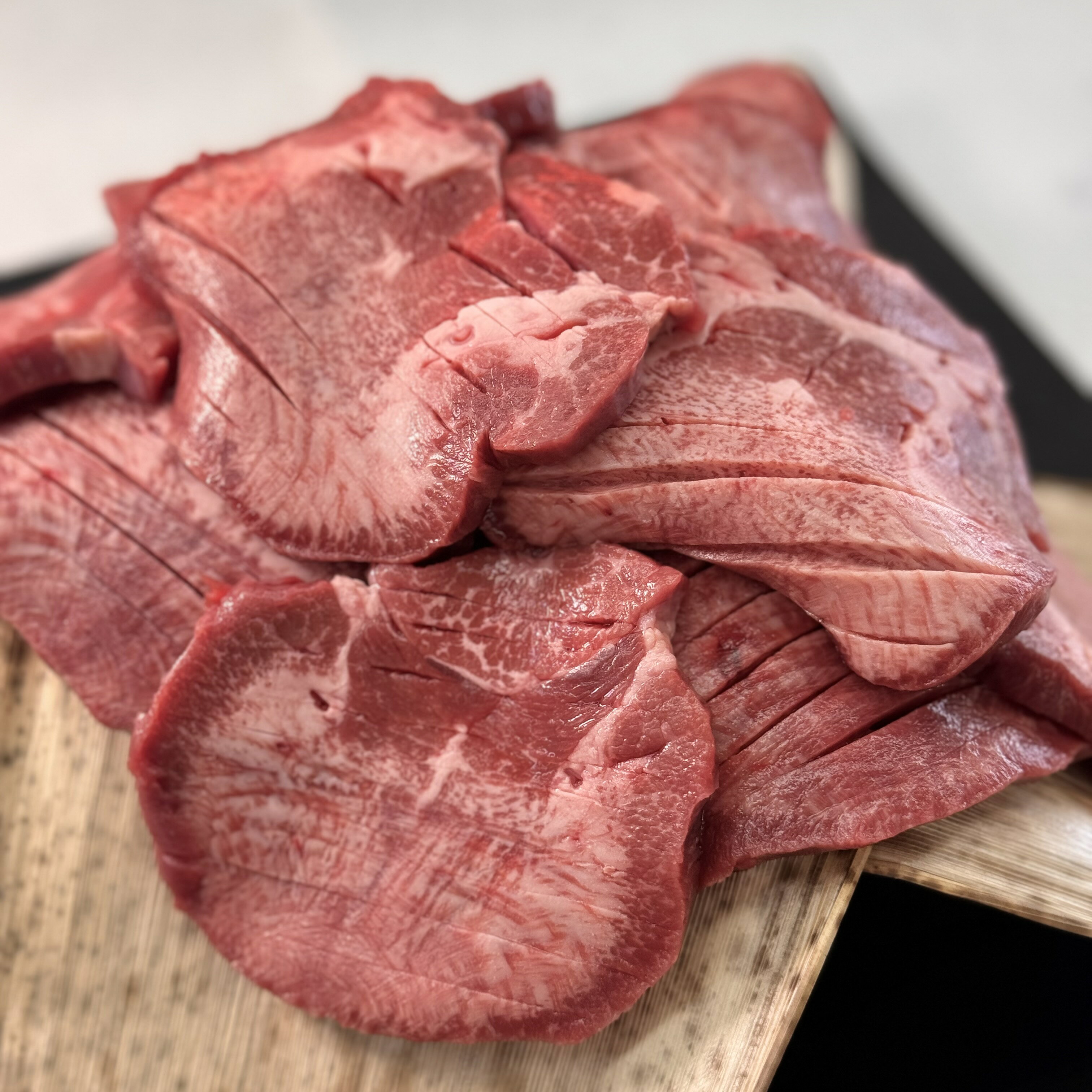 牛タン 厚切り 8ミリ 【約500g】 牛 部位 通販 購入 お取り寄せ グルメ 贈り物 贈...