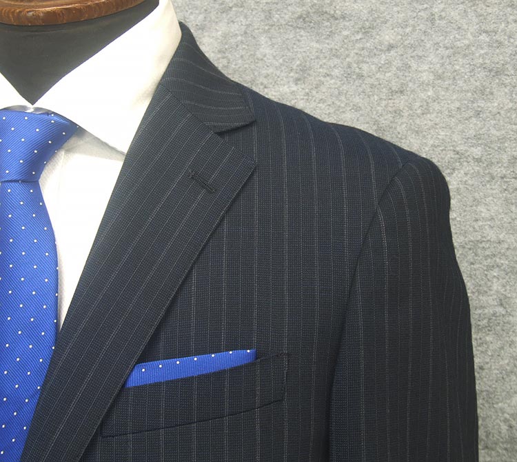 スタイリッシュ2釦スーツ　濃紺/ストライプ　[BE体]　秋冬物　総裏地　メンズスーツ　A11510
