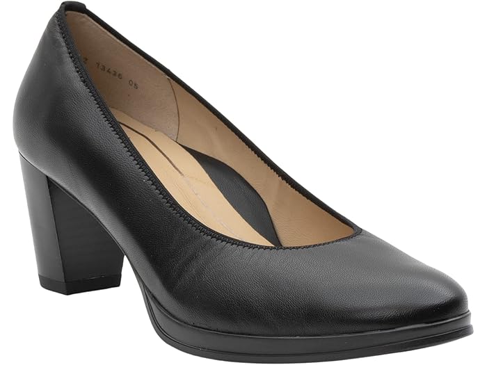 ■商品詳細■ブランドaraアラ■商品名Opheliaオフィーリア■商品状態新品未使用・並行輸入品■色Black 1■詳細デスクからディナーまで、ara?Opheliaパンプスで楽なスタイルを維持してください。-HighSoftテクノロジーは、非常に滑らかなソフトレザー、柔軟性の高いアウターソール、しなやかさとパッド入りのインナーソールの組み合わせを提供し、何とも快適な歩行体験を実現します。-スタイルをスリップします。-アーモンドのつま先のシルエット。-快適なカスタムフィットのための伸縮性のあるトップライン。-ラップスタックヒール.-スエードアッパー-レザーの裏地とインソール。-合成アウトソール.-ポルトガル製.-ヒールの高さ: 5.00m■備考Ophelia アラ オフィーリアsix-9539045