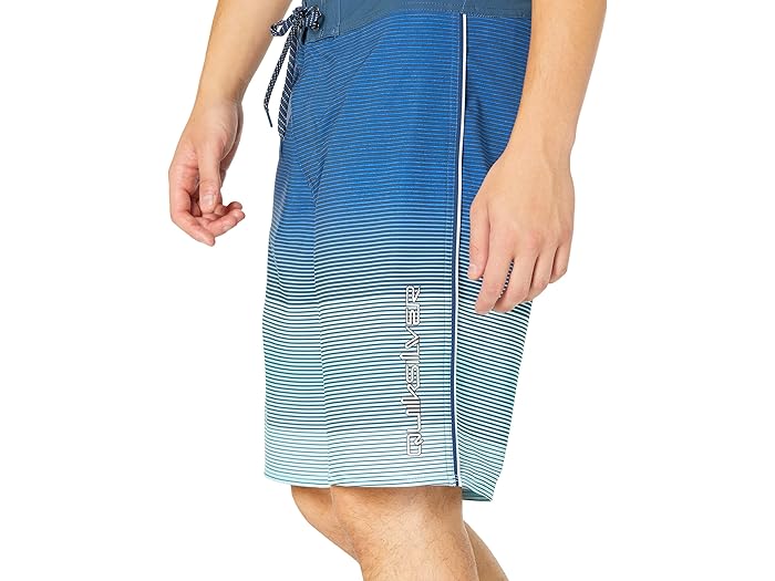 (取寄) クイックシルバー サーフシルク マッシブ 20 ボードショーツ Quiksilver Surfsilk Massive 20" Boardshorts Insignia Blue 2