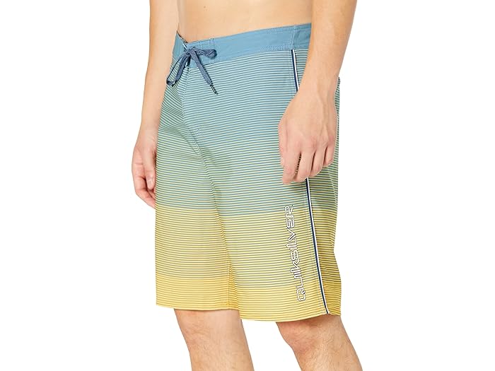 (取寄) クイックシルバー サーフシルク マッシブ 20 ボードショーツ Quiksilver Surfsilk Massive 20" Boardshorts Golden Rod