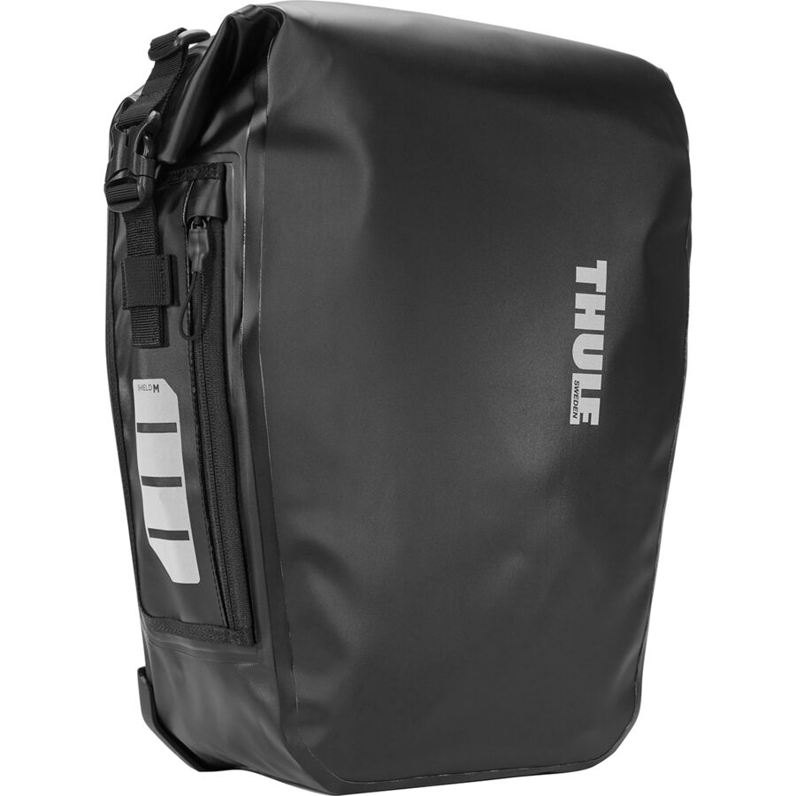 ■商品詳細■ブランドThuleスーリー■商品名Shield 17L Pannierシールド 17L パニア■商品状態新品未使用・並行輸入品■色Black■音量17L (1037立方インチ)■マウント調節可能なクリップ (8 〜 16mm ラック)■ポケット[外側] ジッパー付きフロント 1 台、[内側] パッド入りラップトップ (15 インチ) 1 台■閉鎖サイドバックル付きロールトップ■寸法35.05 x 19.05 x 40.13cm■表示重量2lb 8oz (1132g)■アクティビティ通勤通学■備考(取寄) スーリー シールド 17L パニア Thule Shield 17L Pannier BlackThule バッグ フロントバッグ 自転車用 アクセサリー スポーツ アウトドア 自転車 サイクリングbc-THUZ3FW