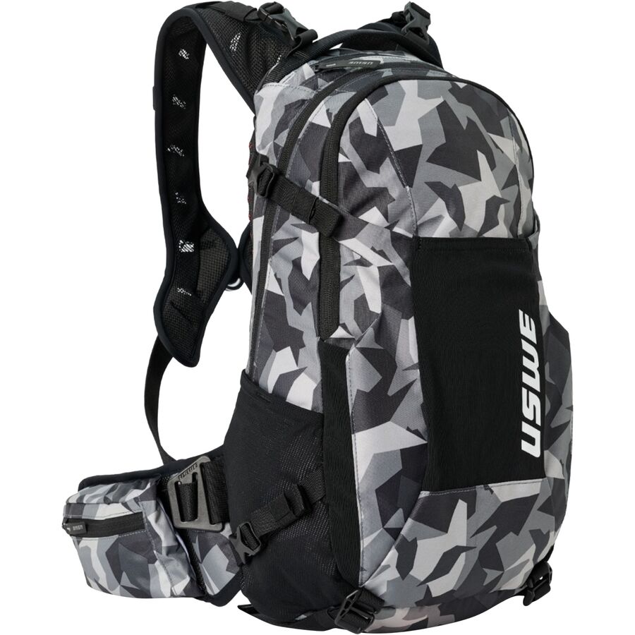 () 桼 å 16L Хåѥå USWE Shred 16L Backpack Camo/Black